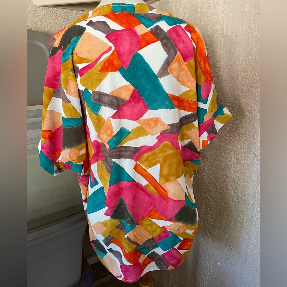 Colorful Abstract Top - Picture 4 of 4